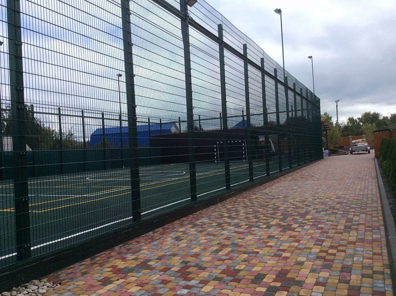Ограждение спортивной площадки в г. Апшерон